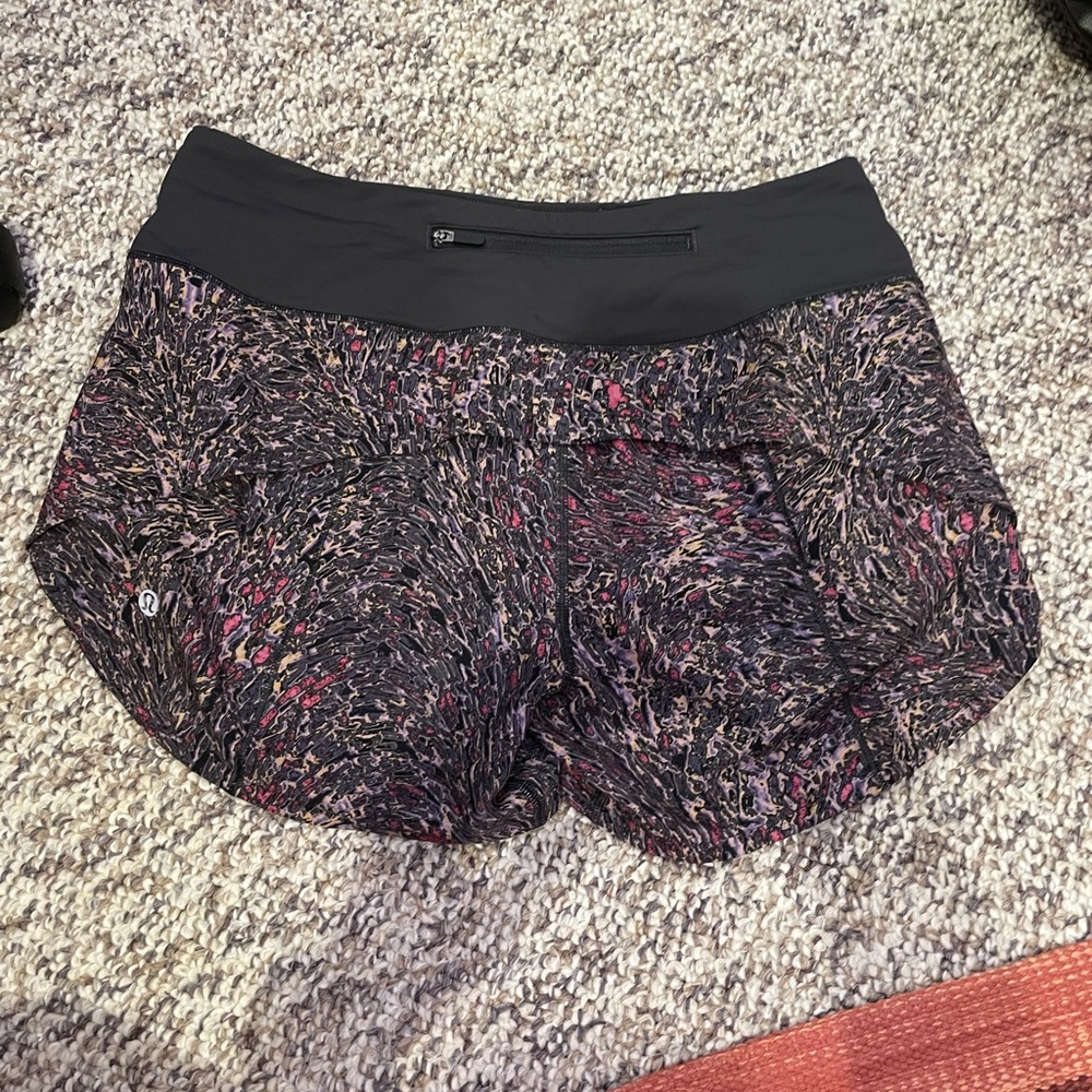 Lululemon Speed Up Mid Rise Lined 4” short
